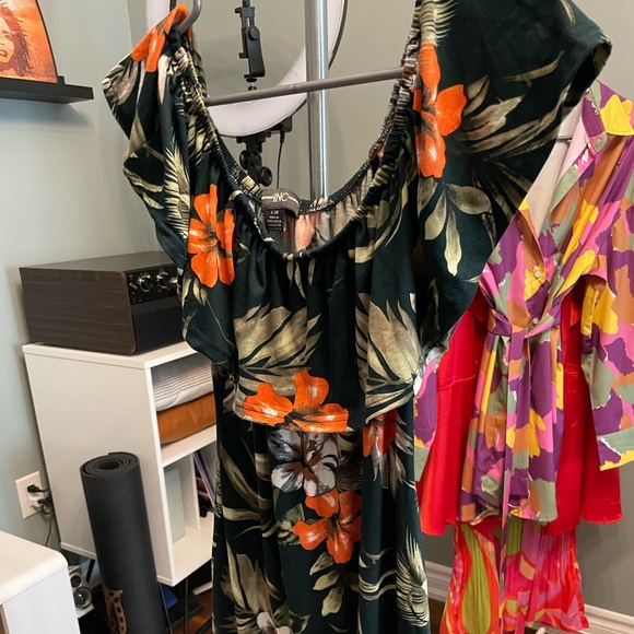 Flower Dress - Picture 3 of 3